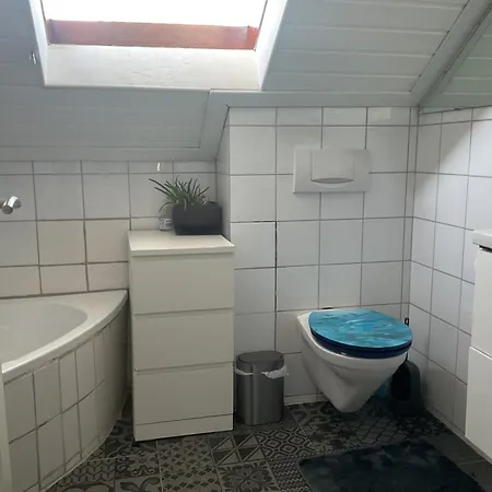 Διαμέρισμα 3-Room Apartment With Terrace And Carport In Filderstadt *